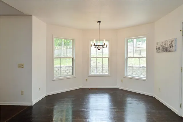 $385,000 | 11 Chadwick Lane, Country Club, MO 64506