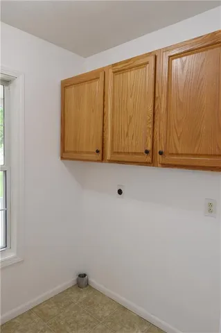 $385,000 | 11 Chadwick Lane, Country Club, MO 64506