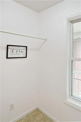 $385,000 | 11 Chadwick Lane, Country Club, MO 64506