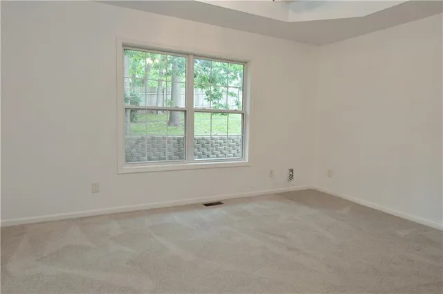 $385,000 | 11 Chadwick Lane, Country Club, MO 64506