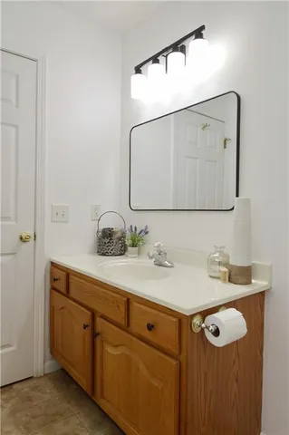 $385,000 | 11 Chadwick Lane, Country Club, MO 64506