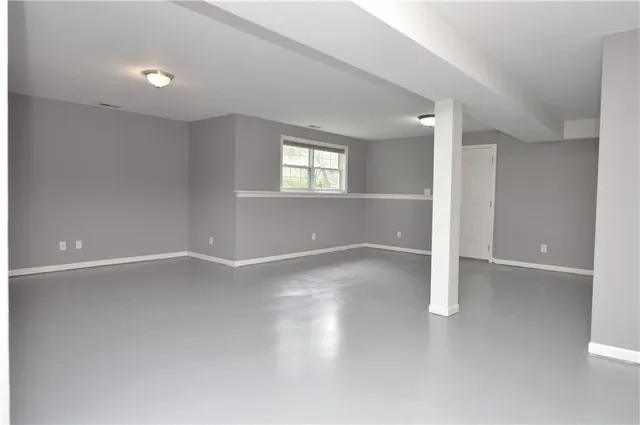 $385,000 | 11 Chadwick Lane, Country Club, MO 64506