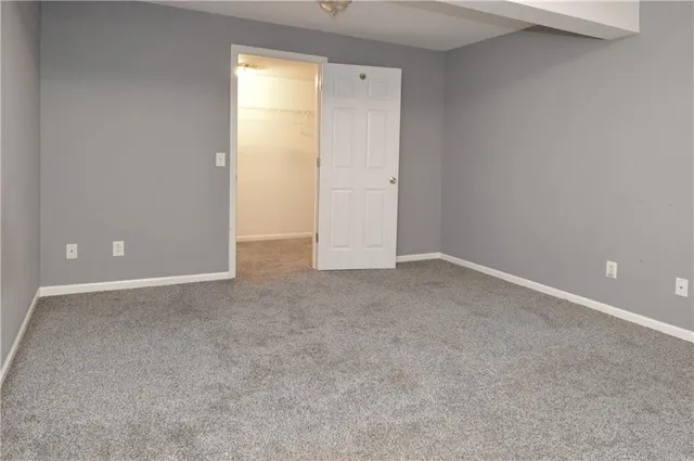 $385,000 | 11 Chadwick Lane, Country Club, MO 64506