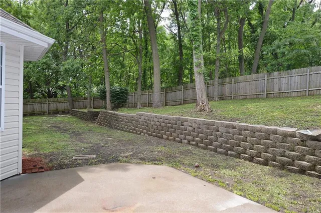 $385,000 | 11 Chadwick Lane, Country Club, MO 64506