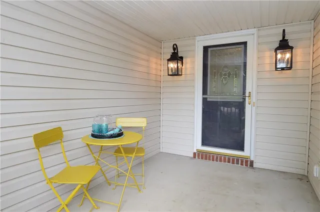 $385,000 | 11 Chadwick Lane, Country Club, MO 64506