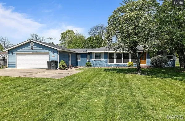 $190,000 | 250 Hi Pointe Place, East Alton, IL 62024