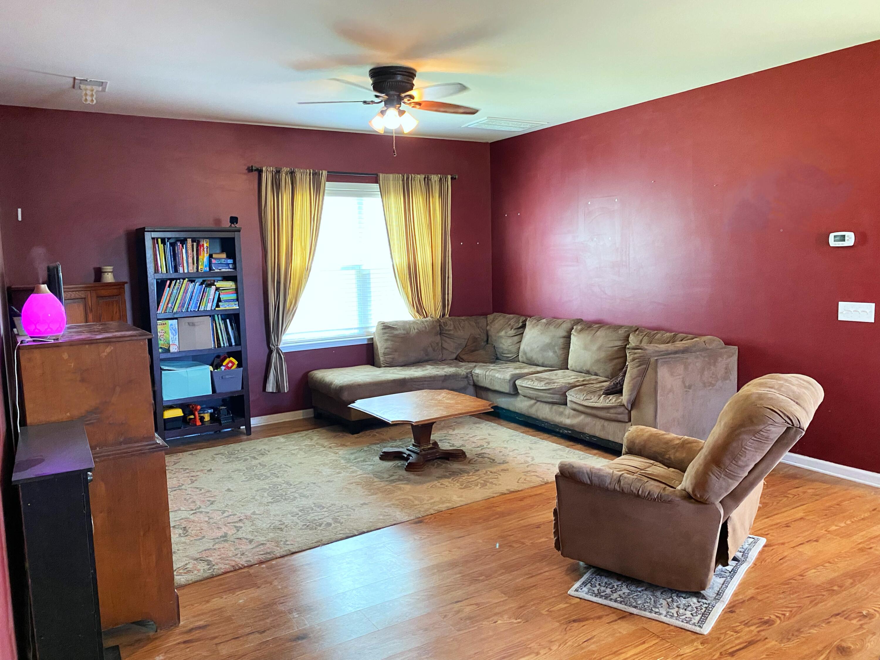 409 Ridgedale Road Summerville, SC 29486 - Photo 4 of 12 C83439EB-42BA-403A-ACC5-7AECF2B9D433