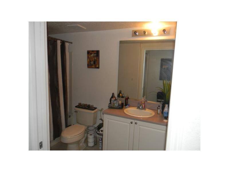 6902 West Sample Road, Unit B32 Pompano Beach, FL 33063 - Photo 3 of 8 Bathroom