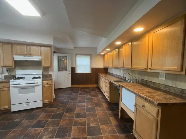 $115,000 | 616 North Oakland Avenue, Carbondale, IL 62901