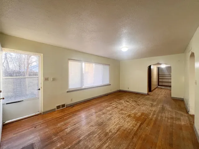 $115,000 | 616 North Oakland Avenue, Carbondale, IL 62901