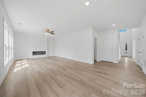 $649,900 | 1147 10th St Lane Northwest, Hickory, NC 28601