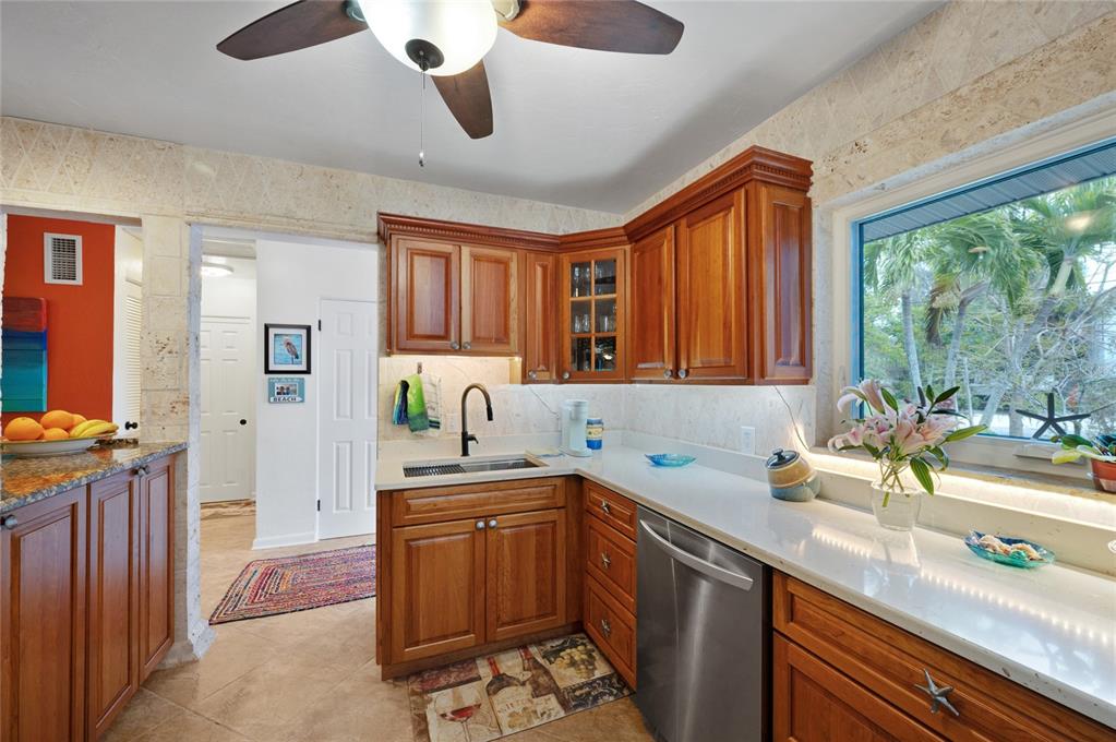 504 58th Street Holmes Beach, FL 34217 - Photo 18 of 42