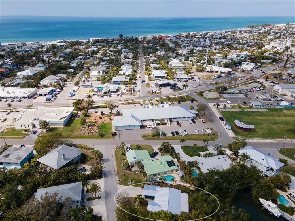 504 58th Street Holmes Beach, FL 34217 - Photo 6 of 42