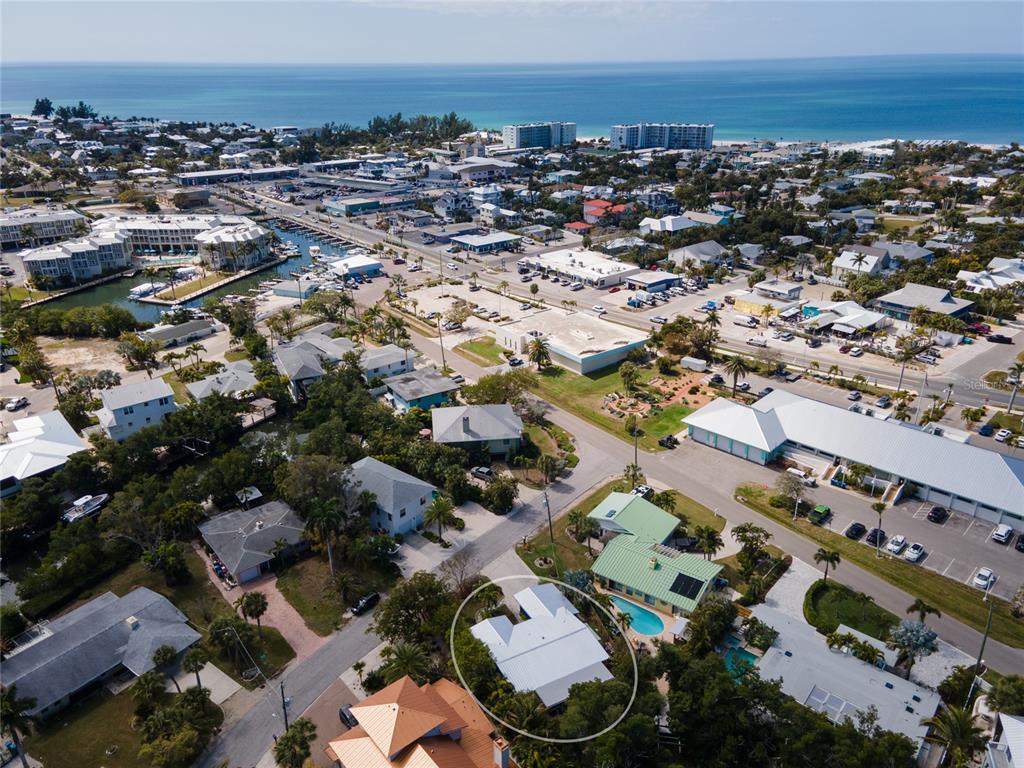 504 58th Street Holmes Beach, FL 34217 - Photo 7 of 42