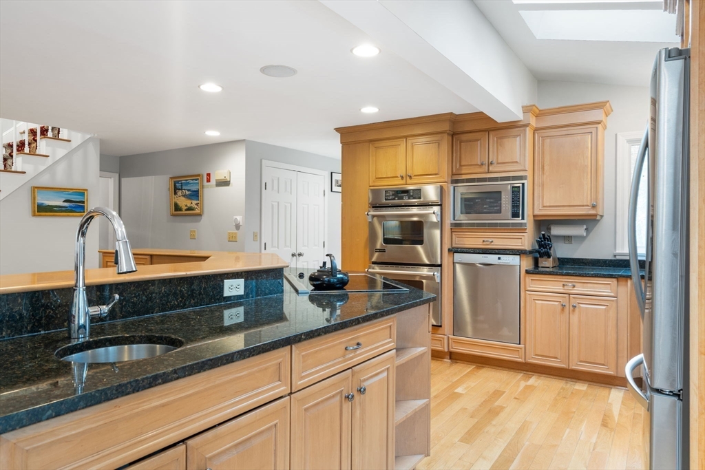 16 Lantern Lane Norwell, MA 02061 - Photo 11 of 40