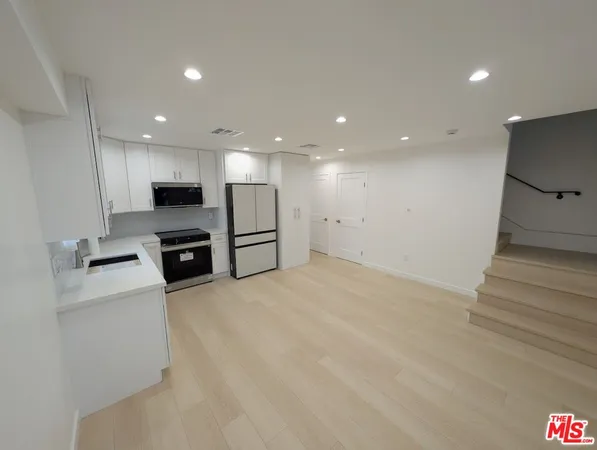 $2,600 | 10623 Stanwin Avenue, Mission Hills, CA 91345