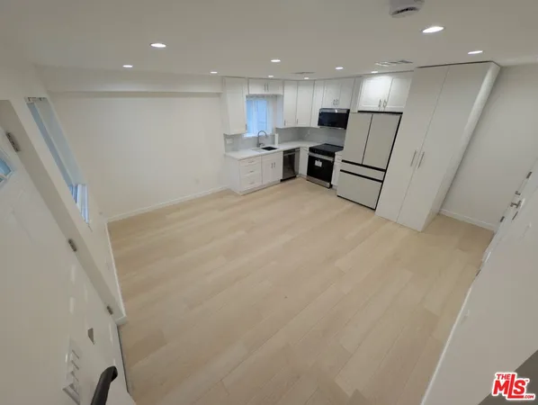 $2,600 | 10623 Stanwin Avenue, Mission Hills, CA 91345