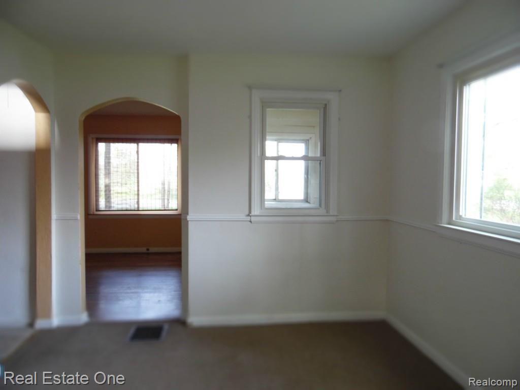 6221 North State Road Davison, MI 48423 - Photo 8 of 16
