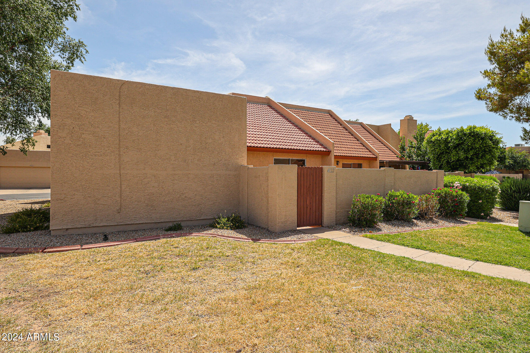 4122 West Calavar Road Phoenix, AZ 85053 - Photo 3 of 36 A (3)