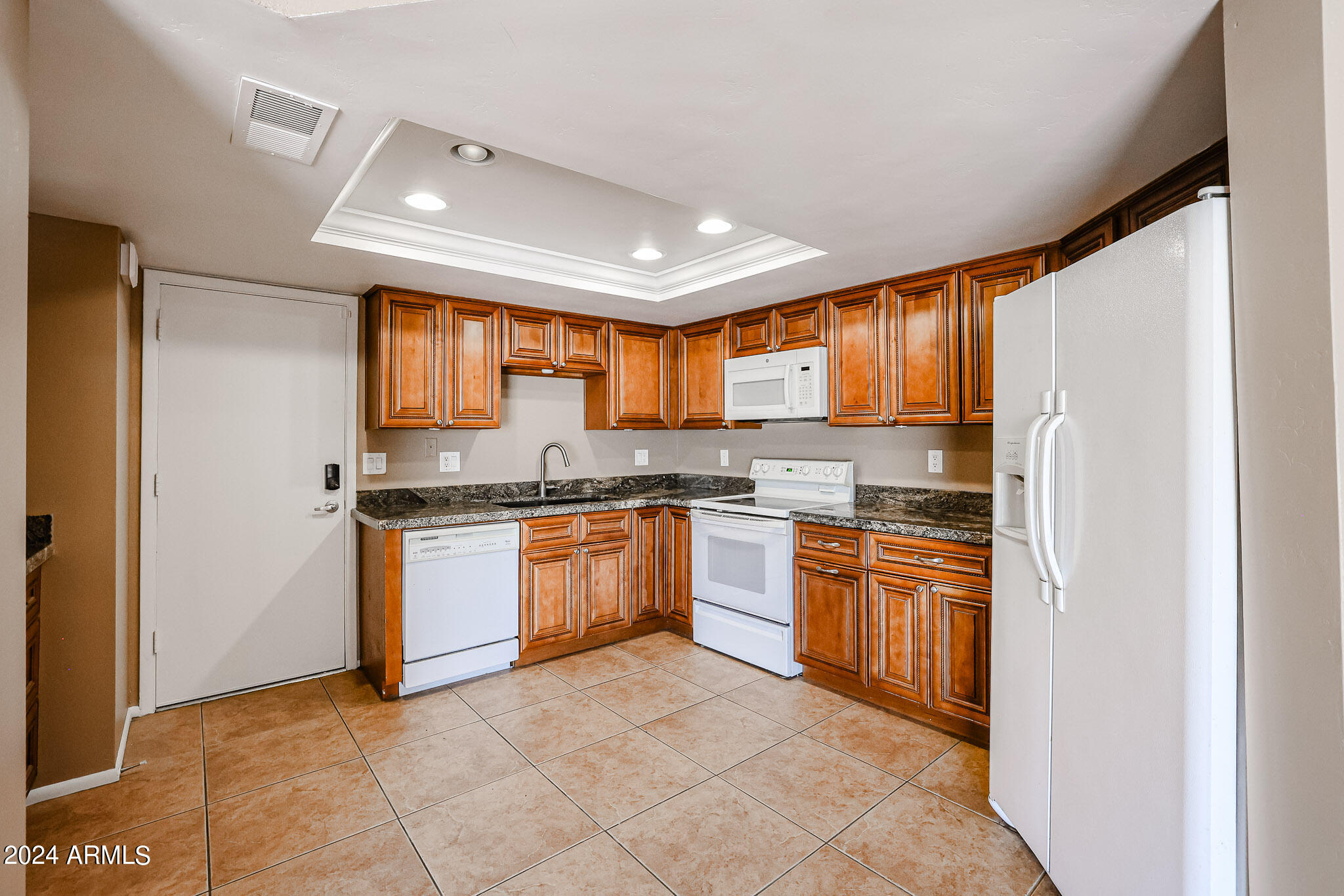 4122 West Calavar Road Phoenix, AZ 85053 - Photo 7 of 36 B (4)