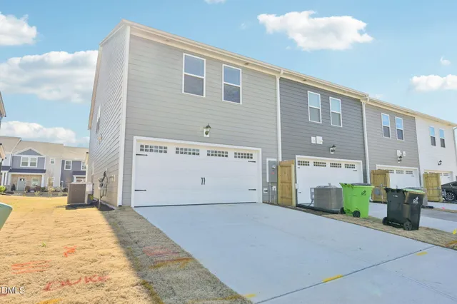 $302,000 | 726 Chandler Stone Drive, Zebulon, NC 27597