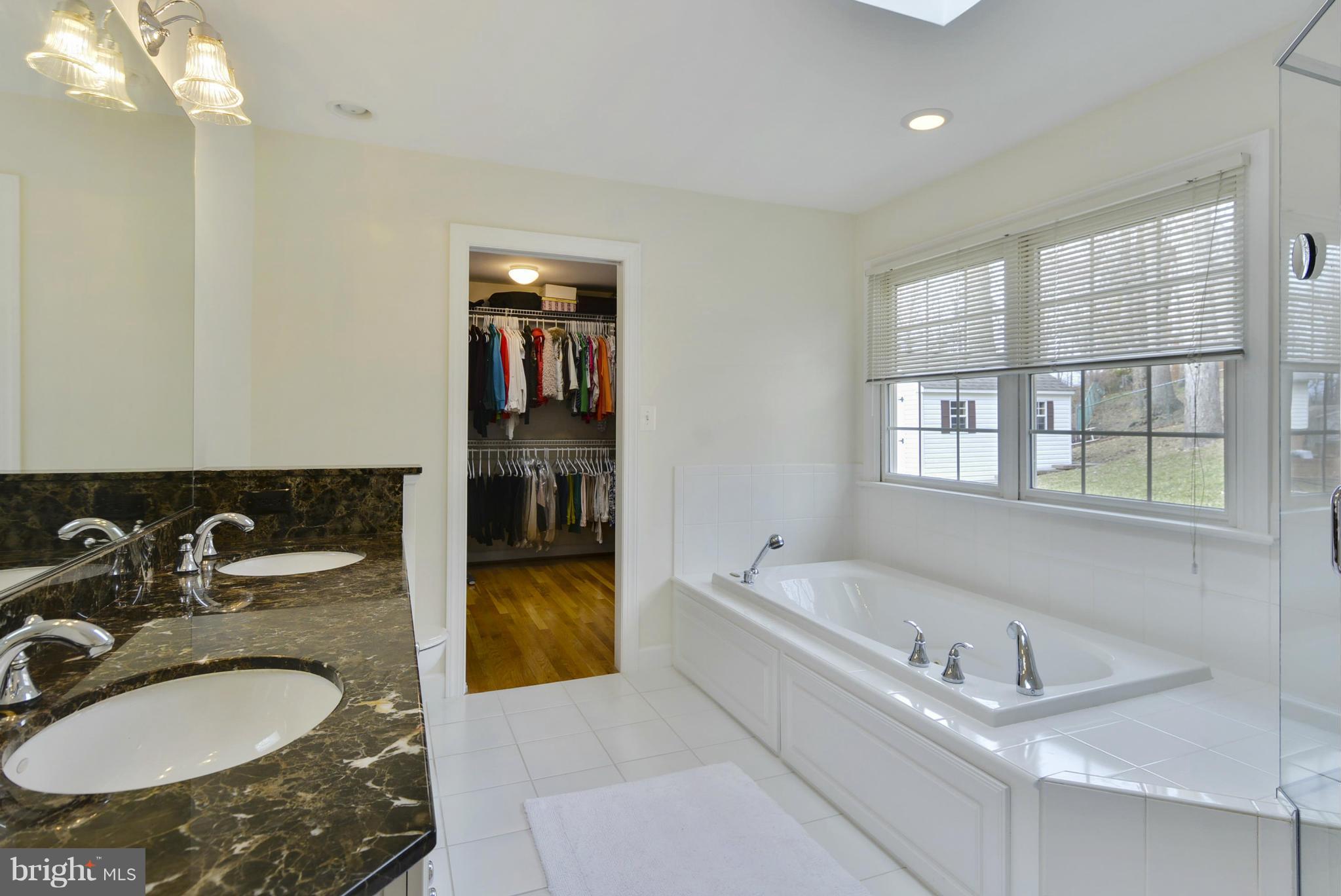 6432 Rives Court Springfield, VA 22150 - Photo 14 of 27 Bath (Master)