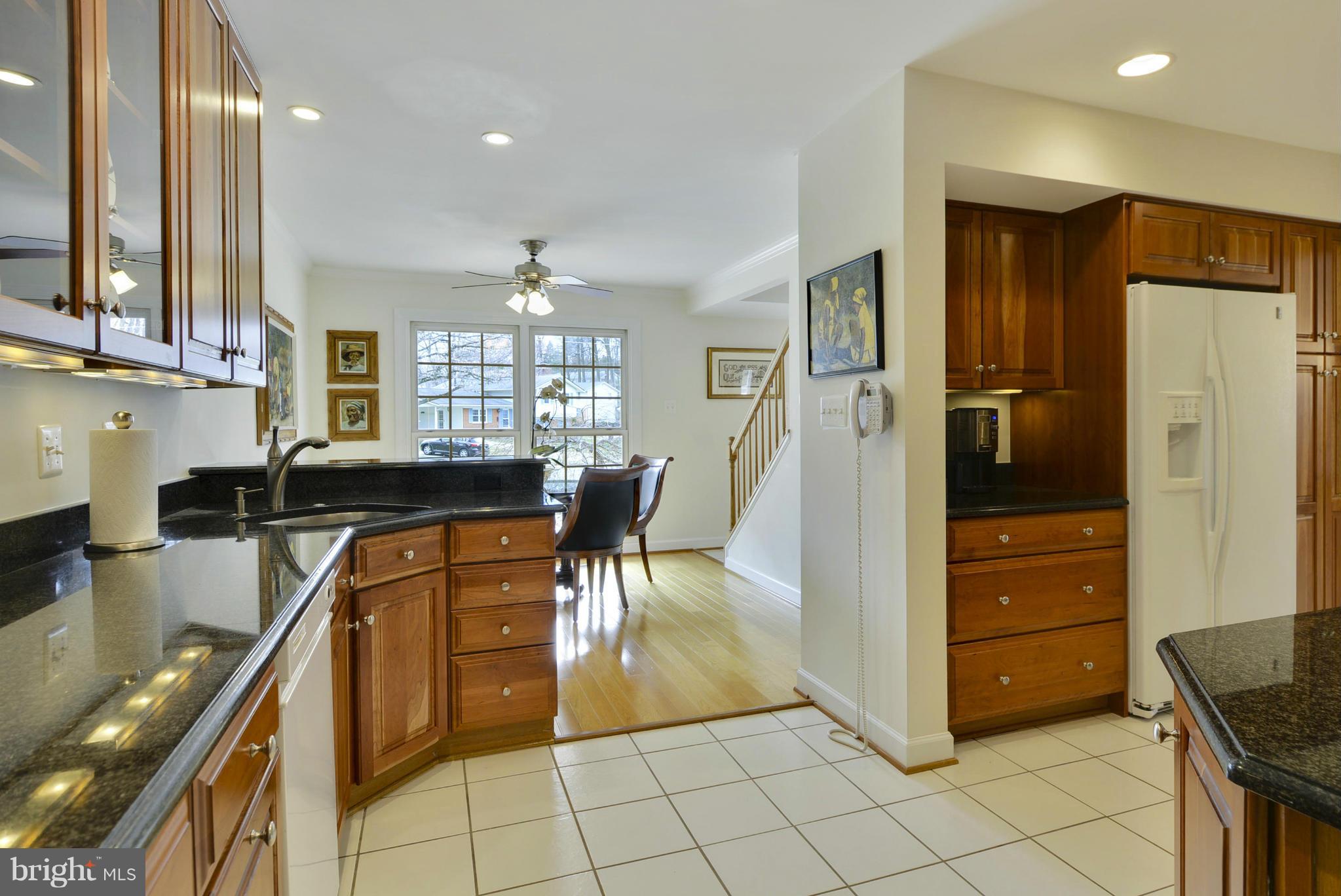 6432 Rives Court Springfield, VA 22150 - Photo 5 of 27 Kitchen