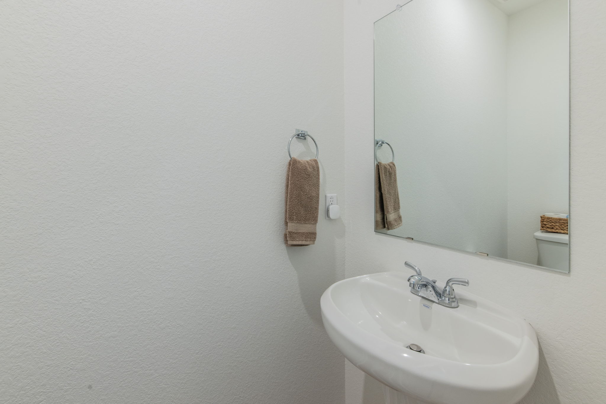 593 Backstays Loop Kyle, TX 78640 - Photo 18 of 26 a bathroom with a sink and mirror