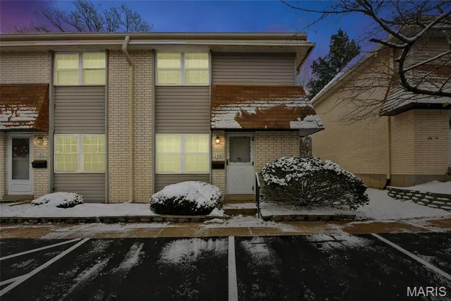 $145,000 | 140 Burtonwood Drive, Ballwin, MO 63011