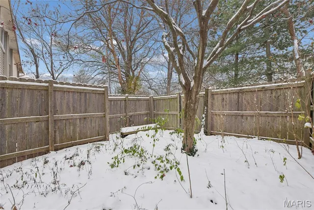 $145,000 | 140 Burtonwood Drive, Ballwin, MO 63011