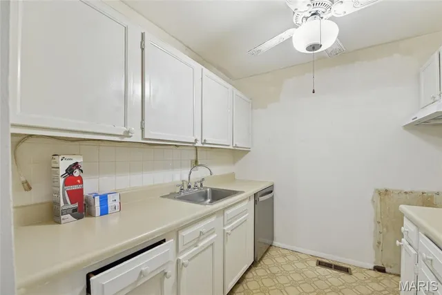 $145,000 | 140 Burtonwood Drive, Ballwin, MO 63011