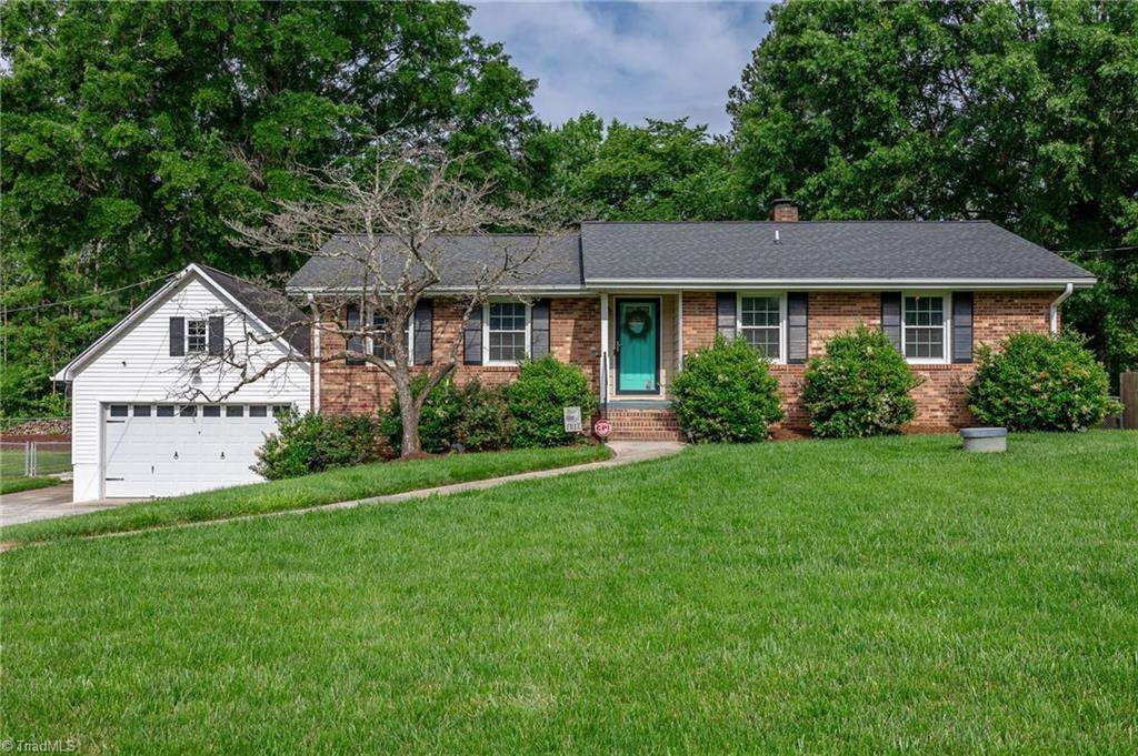 3550 Manoa Road Pfafftown, NC 27040 - Photo 3 of 34 Gallery Image 3