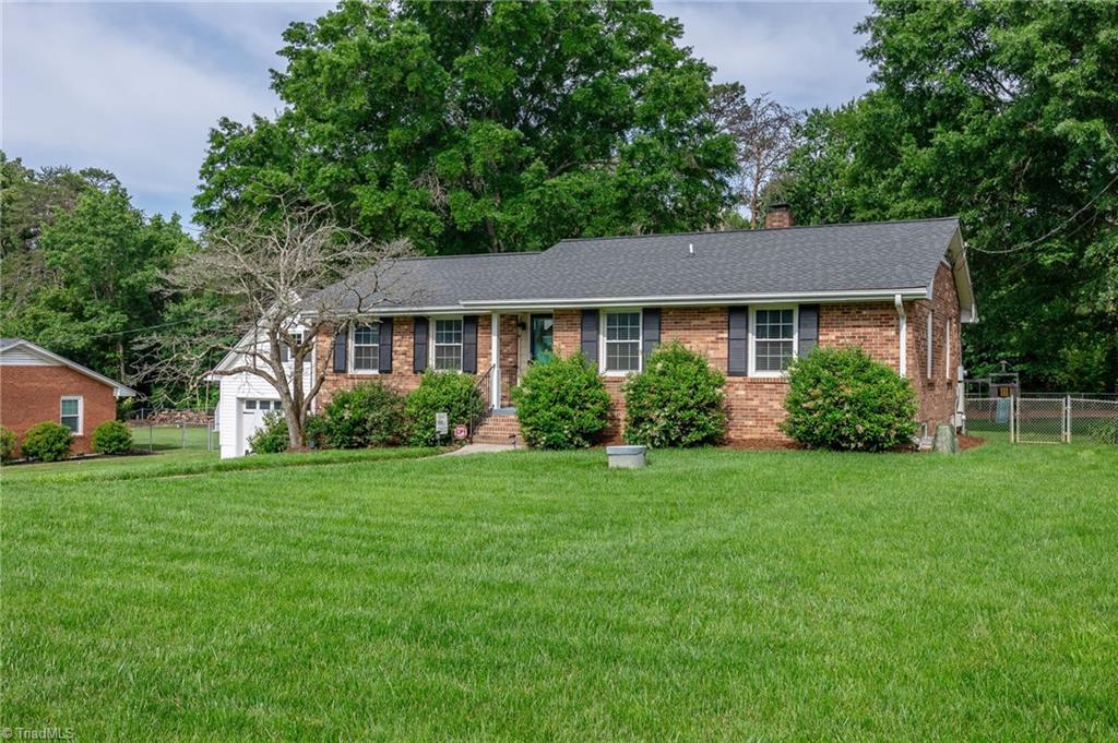 3550 Manoa Road Pfafftown, NC 27040 - Photo 4 of 34 Gallery Image 4