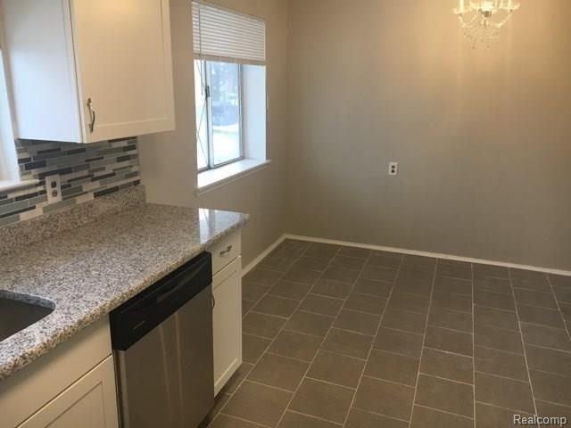 29249 Hayes Road, Unit J 12 Warren, MI 48088 - Photo 15 of 31 Gallery Image 15