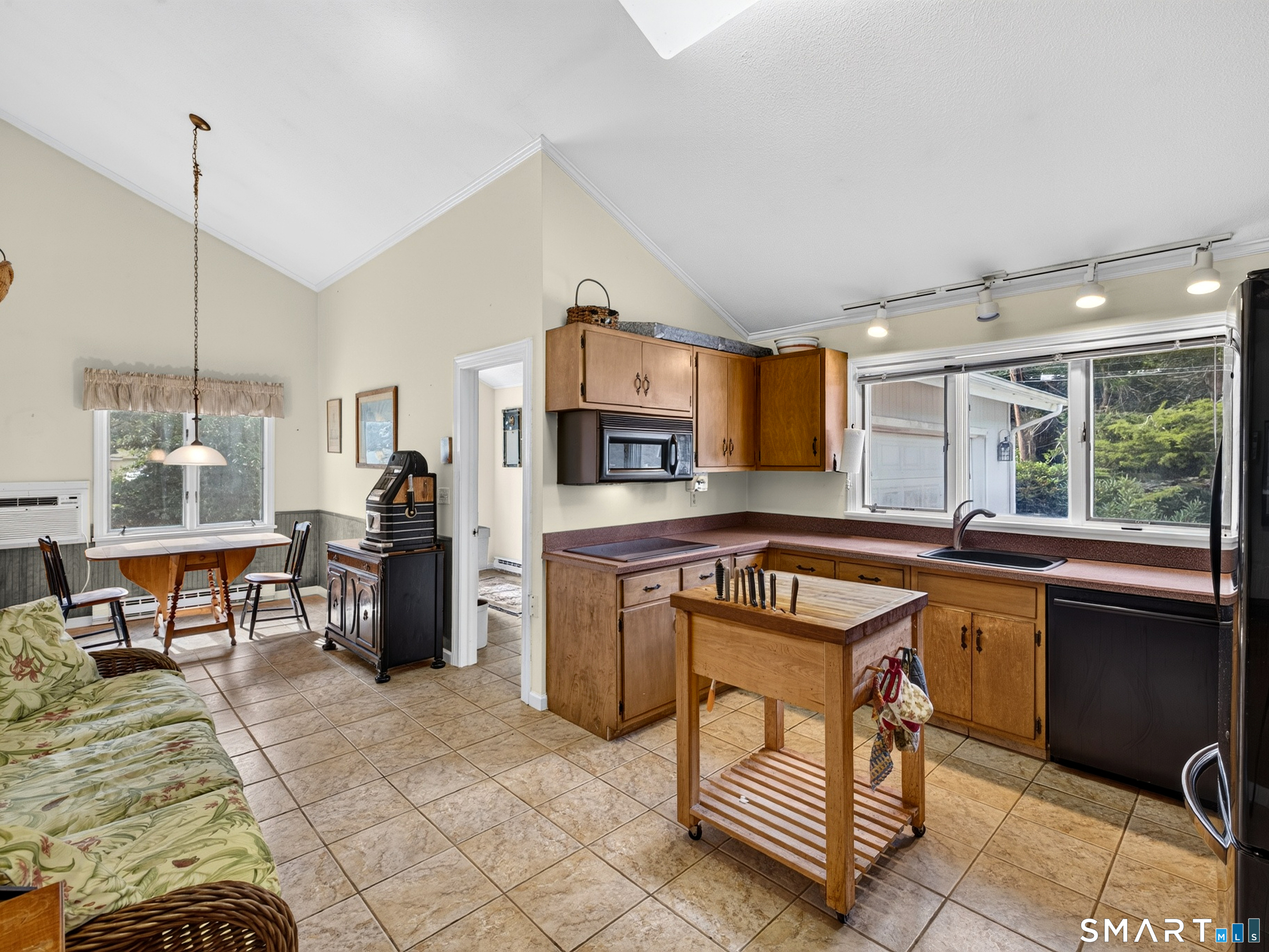 5 Old South Road Stonington, CT 06355 - Photo 6 of 32 Gallery Image 6