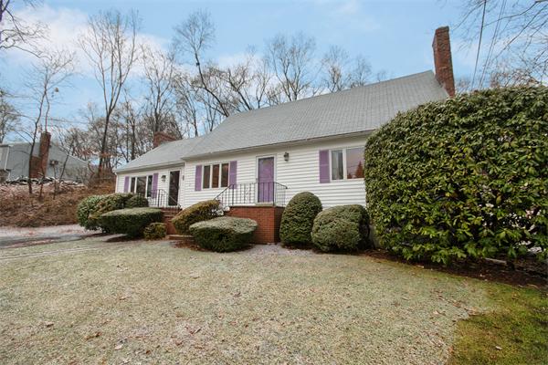 17 Crescent Road Woburn, MA 01801 - Photo 1 of 29 Gallery Image 1