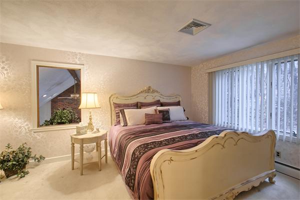 17 Crescent Road Woburn, MA 01801 - Photo 20 of 29 Gallery Image 20
