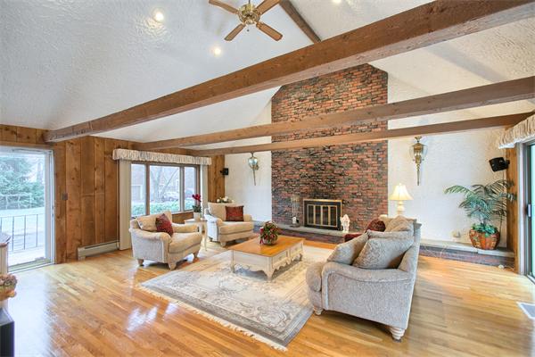 17 Crescent Road Woburn, MA 01801 - Photo 3 of 29 Gallery Image 3