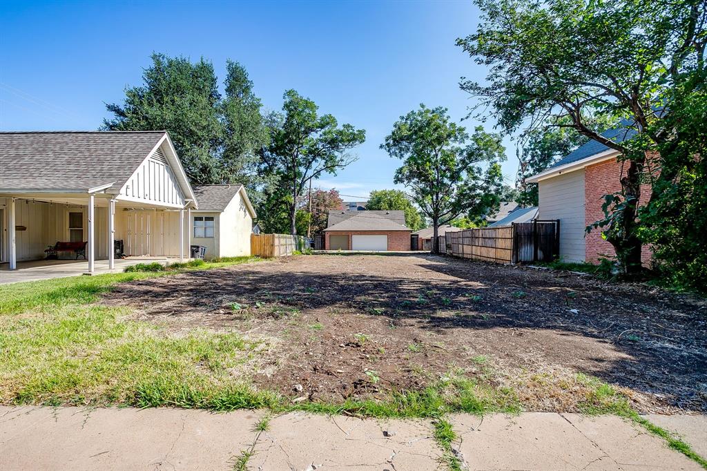 4120 Mattison Avenue Fort Worth, TX 76107 - Photo 13 of 20 a backyard of a house with plants and trees