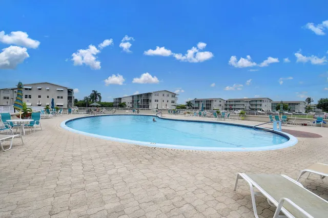 $215,000 | 770 Horizon Street East, Unit 311, Boynton Beach, FL 33435