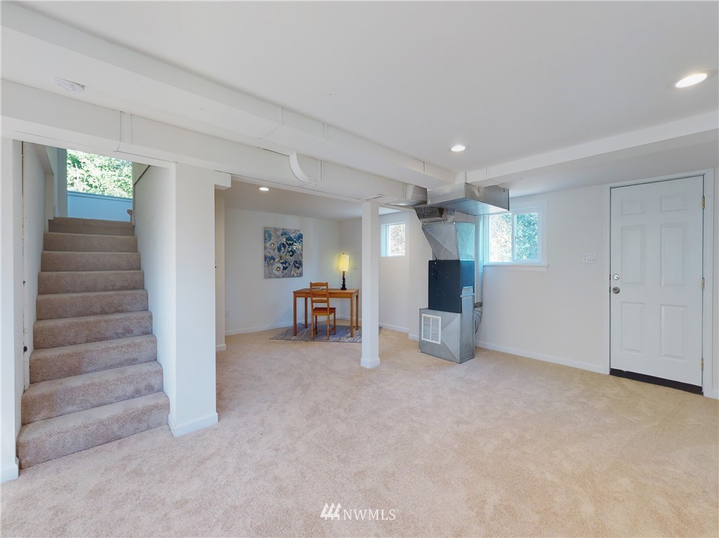 12860 Renton Avenue South Seattle, WA 98178 - Photo 15 of 20 Gallery Image 15