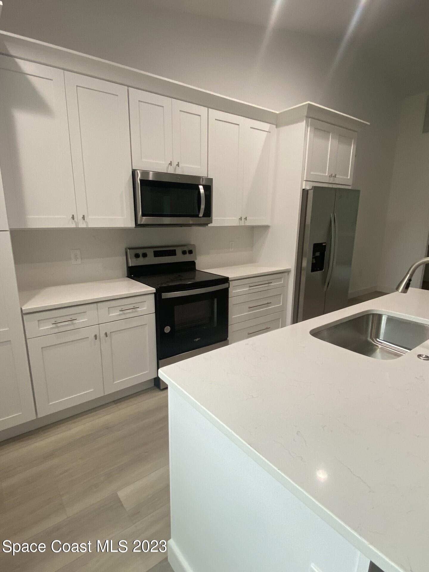 2126 Thames Road Southeast Palm Bay, FL 32909 - Photo 2 of 8 Thames kitchen
