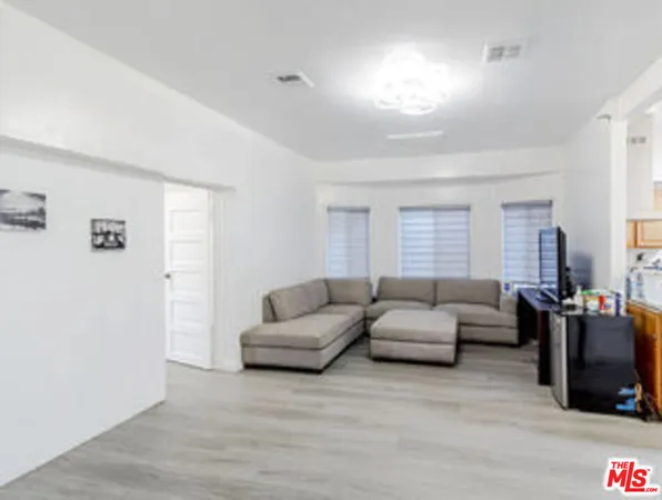 $899,000 | 1207 South Harvard Boulevard, Los Angeles, CA 90006