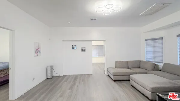 $899,000 | 1207 South Harvard Boulevard, Los Angeles, CA 90006