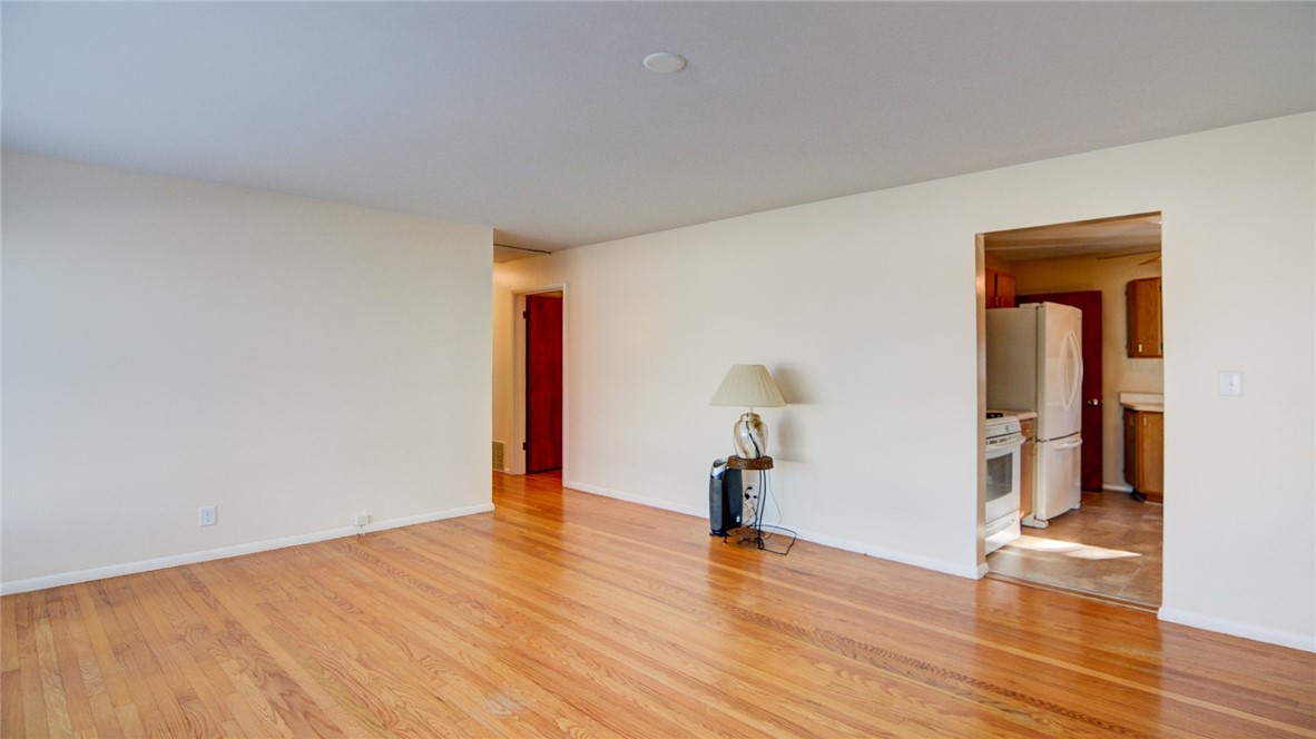 13 West Enlow Drive Decatur, IL 62521 - Photo 5 of 28 Gallery Image 5