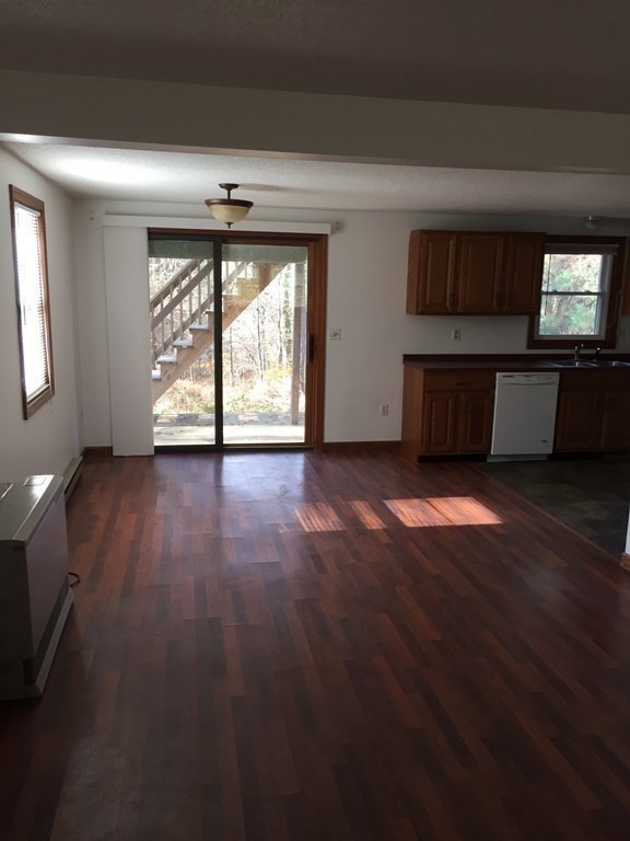 27 North Hillside Road Deerfield, MA 01373 - Photo 6 of 12 Gallery Image 6