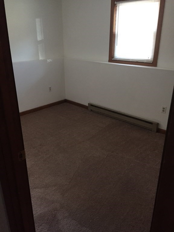 27 North Hillside Road Deerfield, MA 01373 - Photo 8 of 12 Gallery Image 8