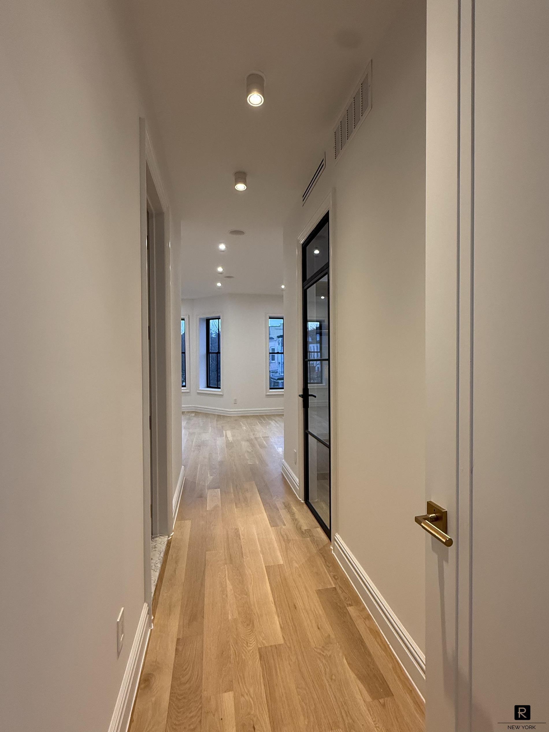 490 Irving Avenue Brooklyn, NY 11237 - Photo 12 of 20