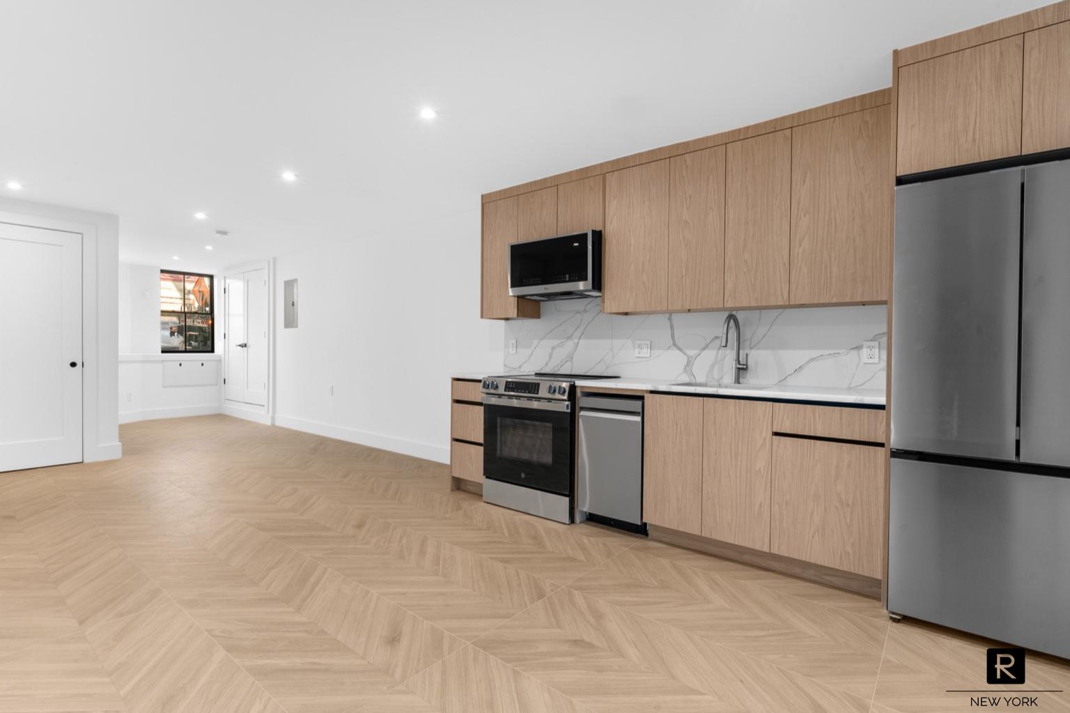 490 Irving Avenue Brooklyn, NY 11237 - Photo 17 of 20