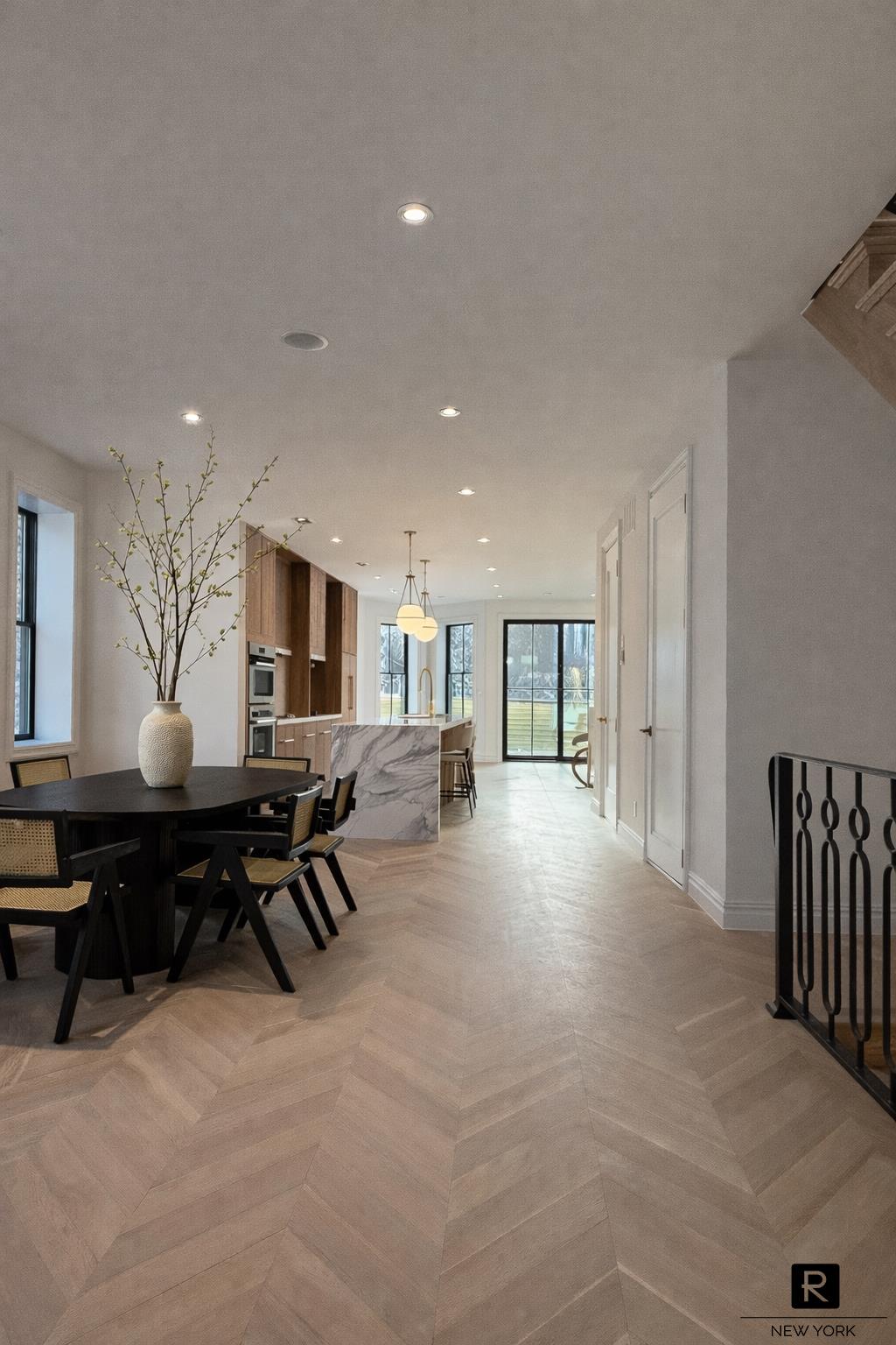 490 Irving Avenue Brooklyn, NY 11237 - Photo 4 of 20